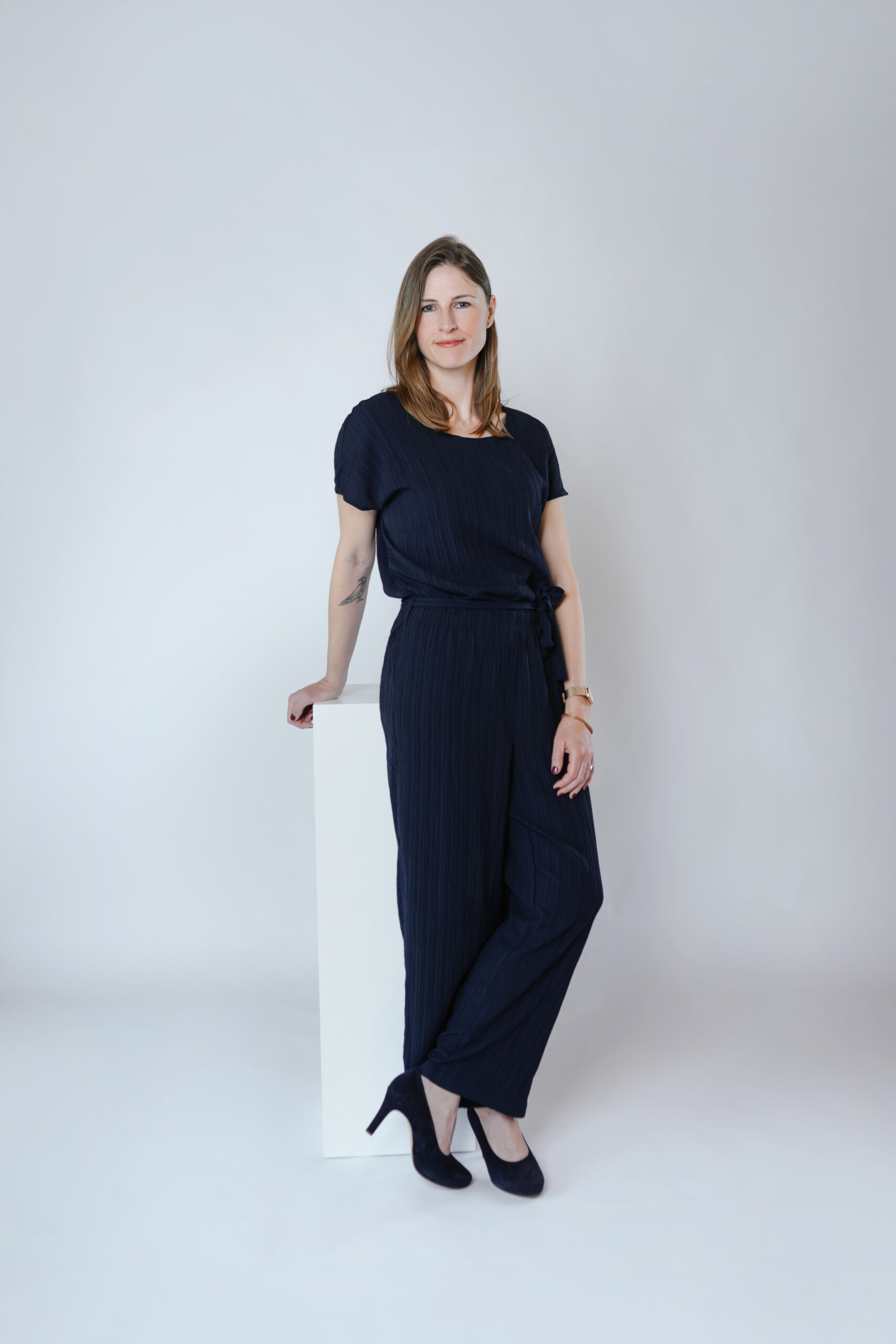 Mareike Mutzberg Kaleidoscope Mind Specialist, standing confidently 